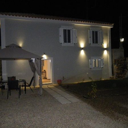 Vikou House Villa Yírion Exteriör bild