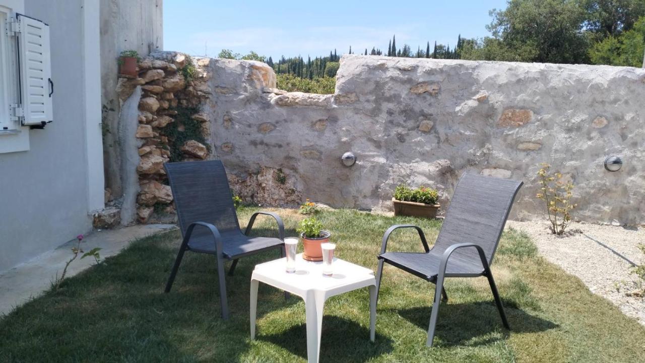 Vikou House Villa Yírion Exteriör bild